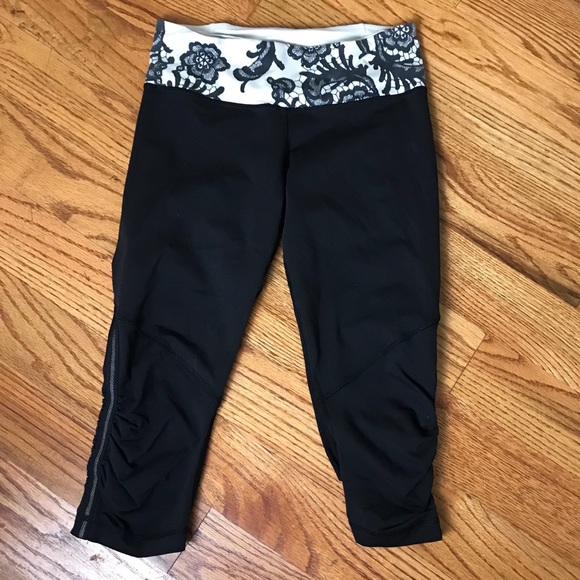 lululemon athletica Pants - Lululemon Crop Leggings